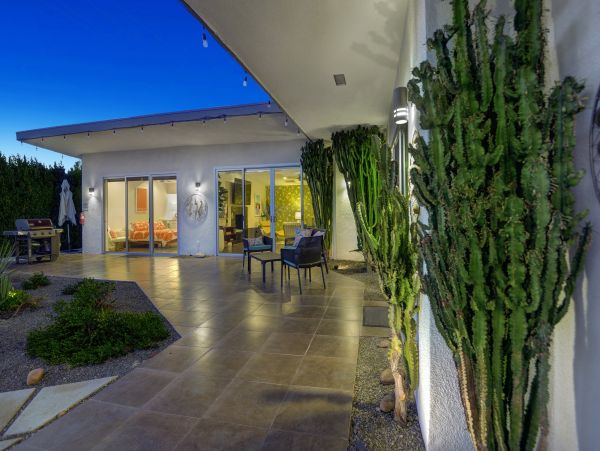 Palm Springs Home 991730