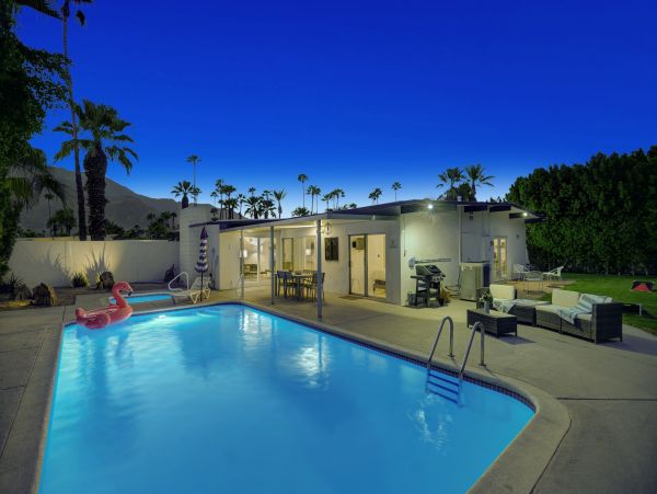 Palm Springs Home 991732