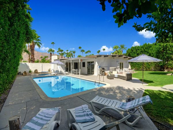 Palm Springs Home 991732