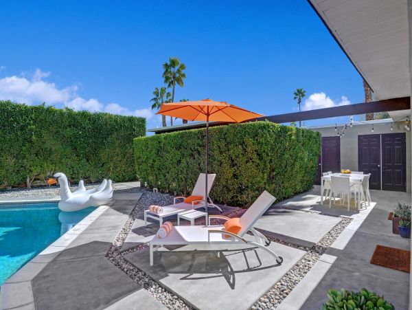 Palm Springs Home 991733