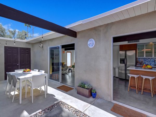 Palm Springs Home 991733