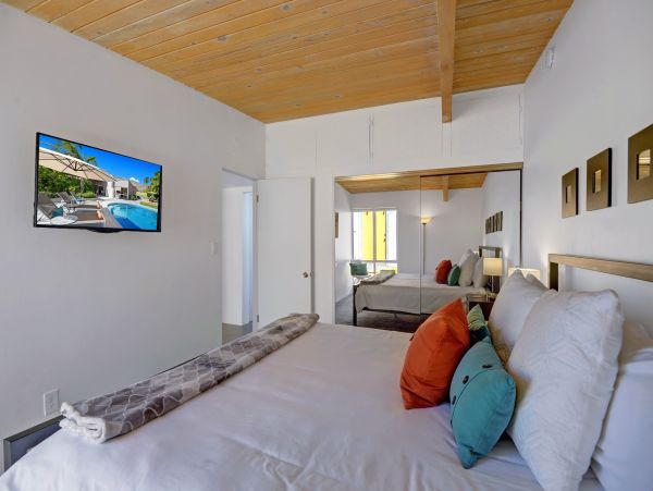 Palm Springs Home 991734