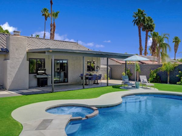Palm Springs Home 991735