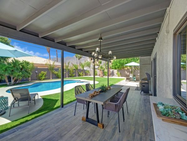 Palm Springs Home 991735
