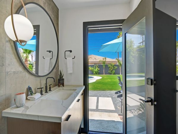 Palm Springs Home 991735