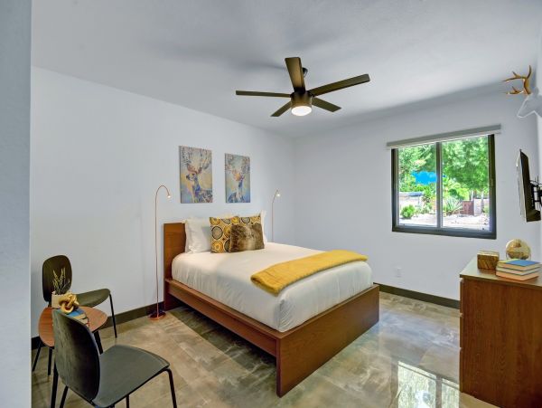 Palm Springs Home 991735