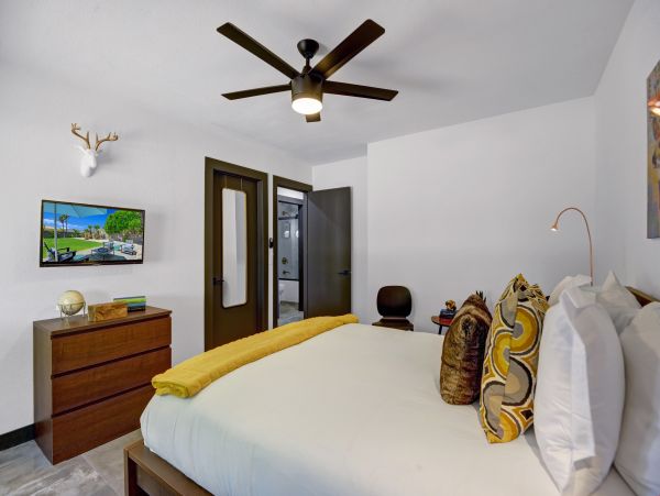 Palm Springs Home 991735