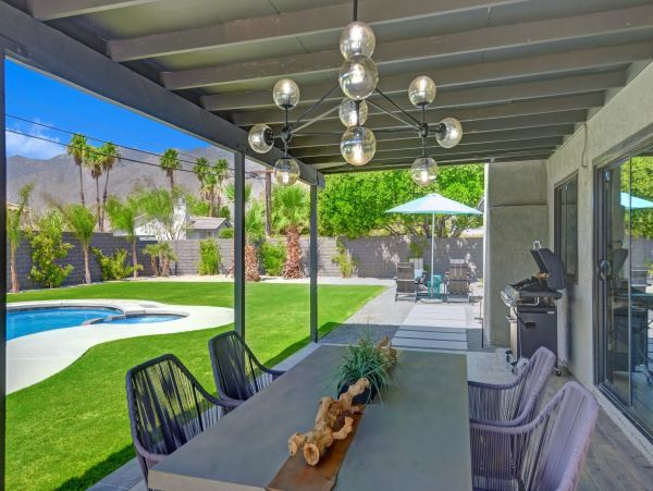 Palm Springs Home 991735