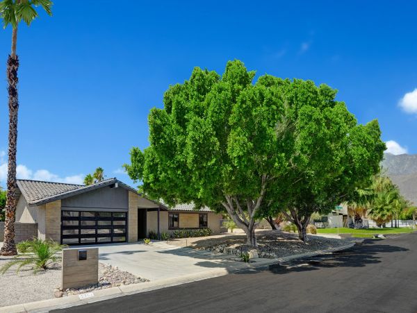 Palm Springs Home 991735