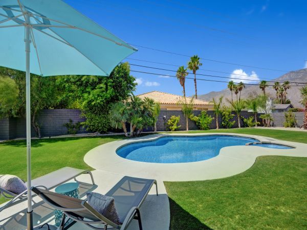 Palm Springs Home 991735