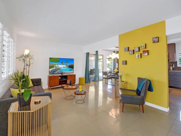 Palm Springs Home 991738