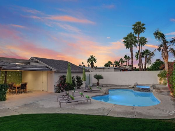 Palm Springs Home 991738