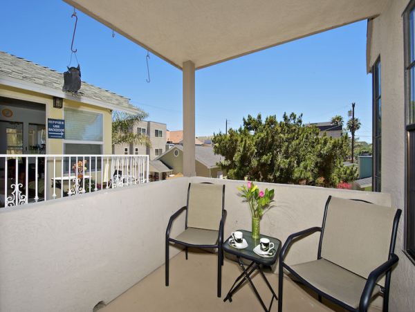 2 Bedroom Vacation Home in Mission Beach Steps from Beach