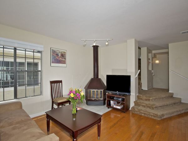 2 Bedroom Vacation Home in Mission Beach Steps from Beach
