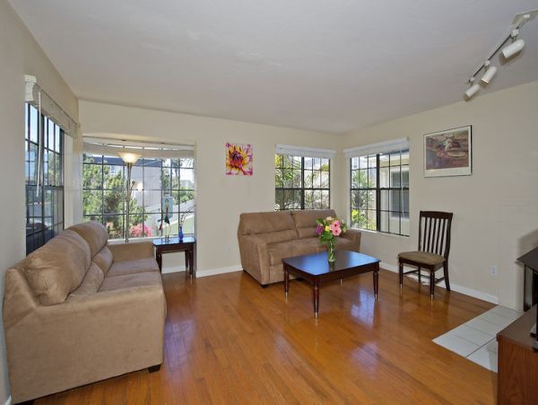 2 Bedroom Vacation Home in Mission Beach Steps from Beach