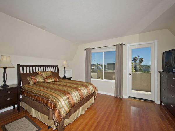 2 Bedroom Vacation Home in Mission Beach Steps from Beach