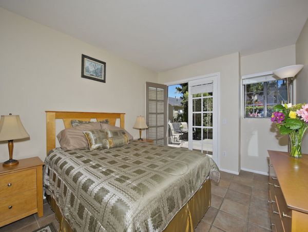 2 Bedroom Vacation Home in Mission Beach Steps from Beach