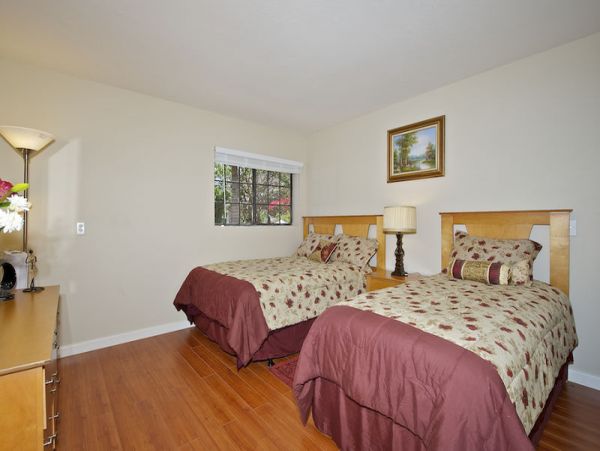 2 Bedroom Vacation Home in Mission Beach Steps from Beach