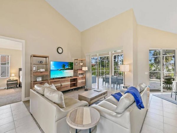 Marco Island Vacation Home With Private Pool Sleeps 6 Guests