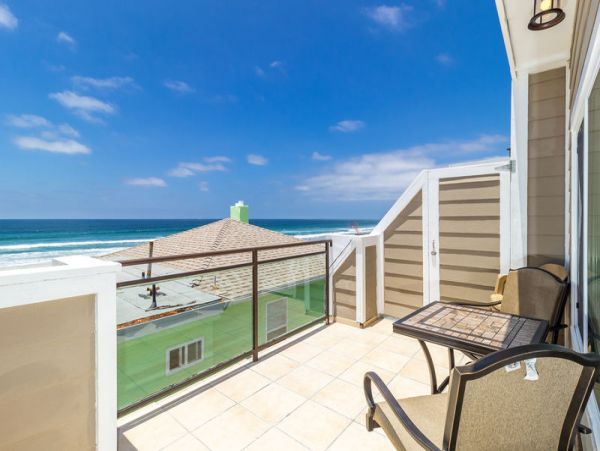 San Diego Rental with 2 Separate Units & Ocean Views Sleeps