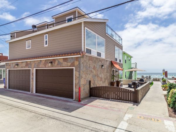 San Diego Rental with 2 Separate Units & Ocean Views Sleeps