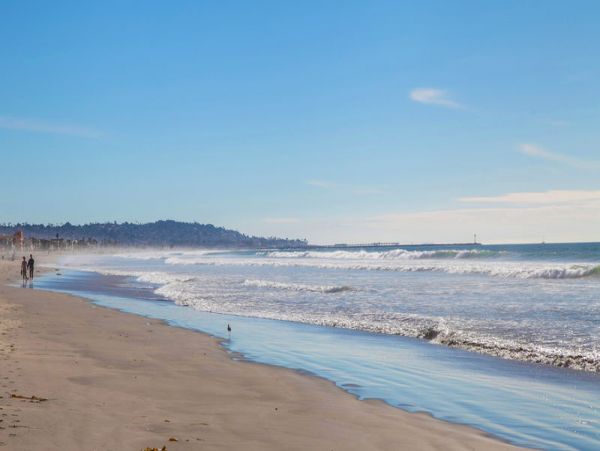 Walk to Beach Vacation Home Three Bedrooms in Mission Beach