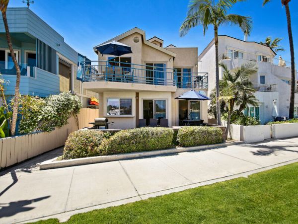 Bayfront Beach Rental with 3 Bedrooms