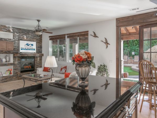 Palm Springs Home 991763