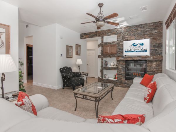Palm Springs Home 991763