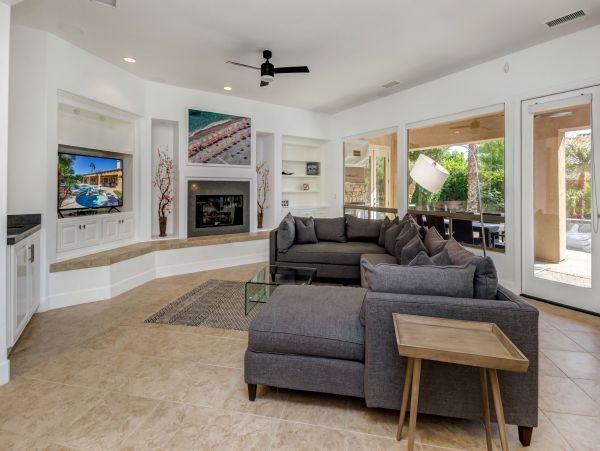 Palm Springs Home 991766