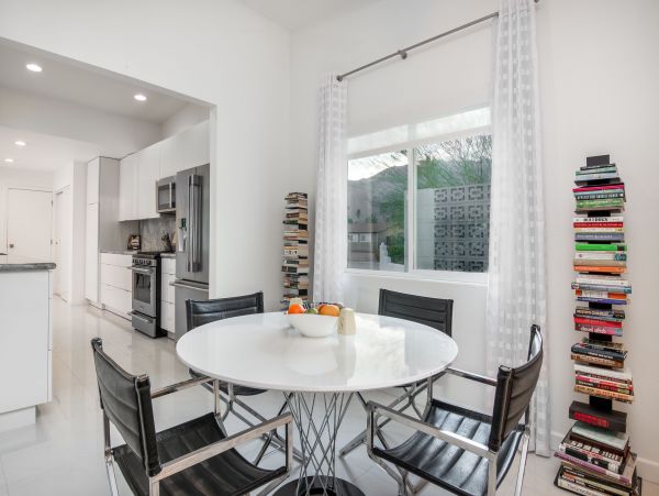 Palm Springs Home 991767
