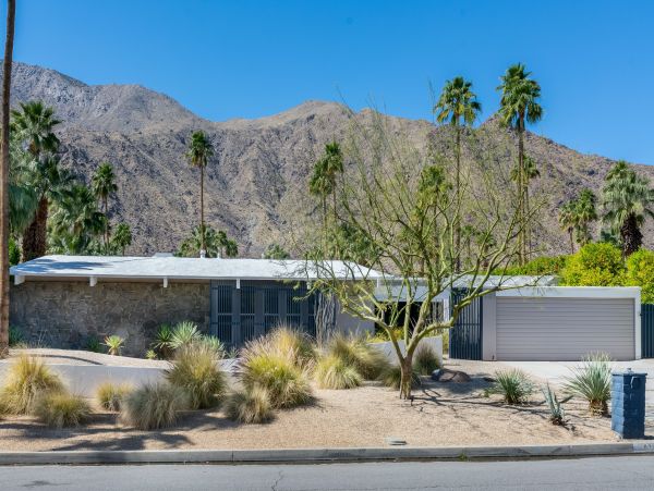 Palm Springs Home 991771