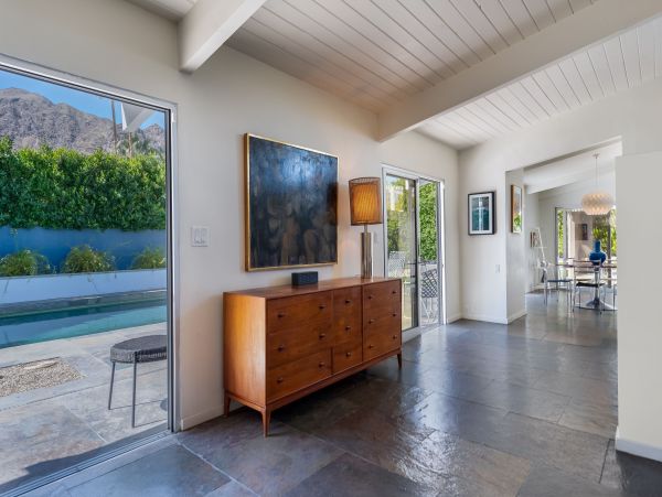 Palm Springs Home 991771