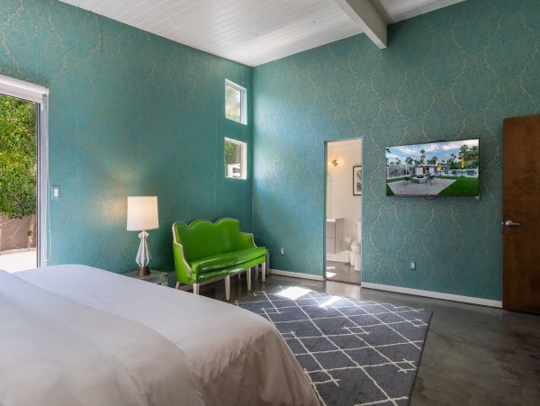 Palm Springs Home 991771