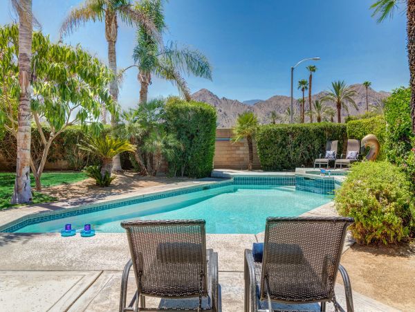 Palm Springs Home 991772