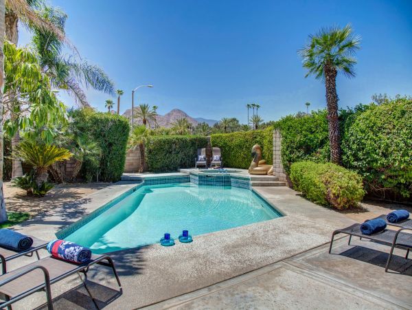 Palm Springs Home 991772