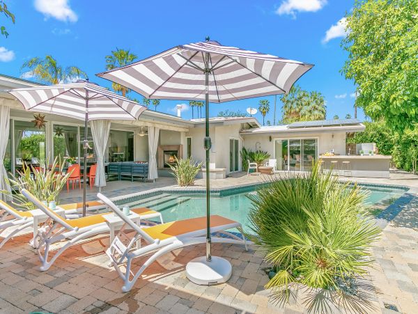 Palm Springs Home 991777