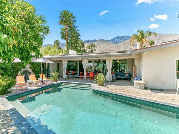Palm Springs Home 991777
