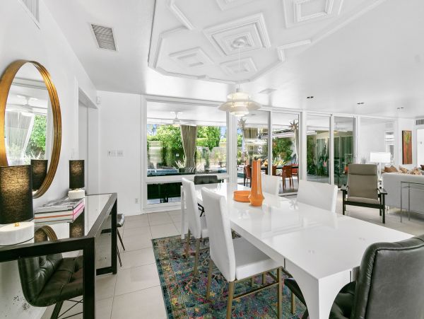 Palm Springs Home 991777
