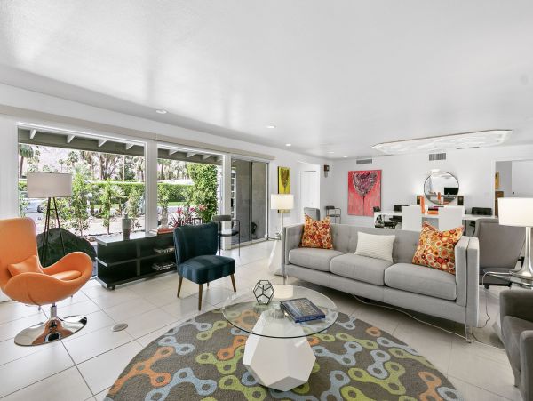 Palm Springs Home 991777