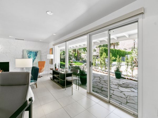 Palm Springs Home 991777