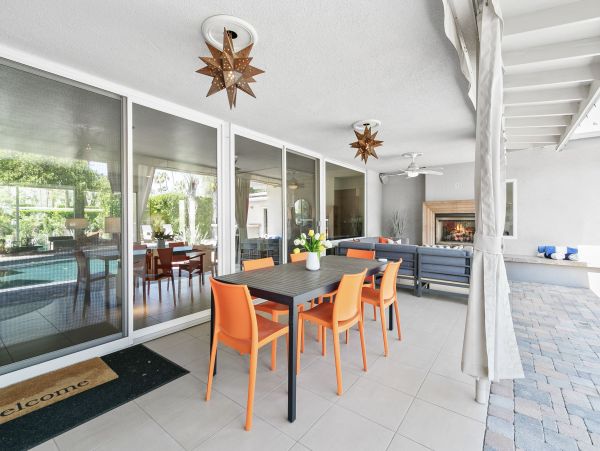 Palm Springs Home 991777