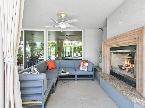 Palm Springs Home 991777