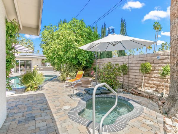 Palm Springs Home 991777