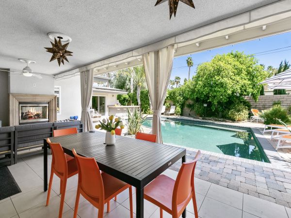 Palm Springs Home 991777
