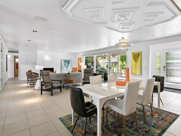 Palm Springs Home 991777