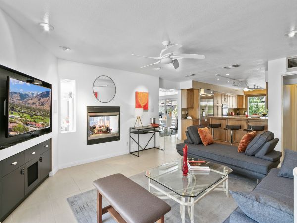 Palm Springs Home 991777