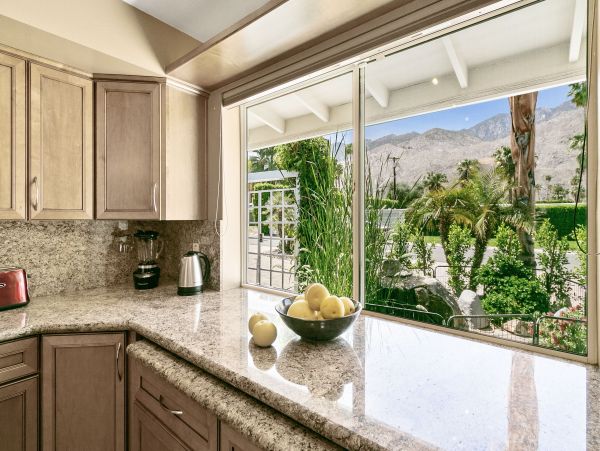 Palm Springs Home 991777