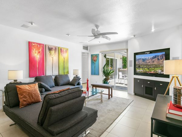 Palm Springs Home 991777