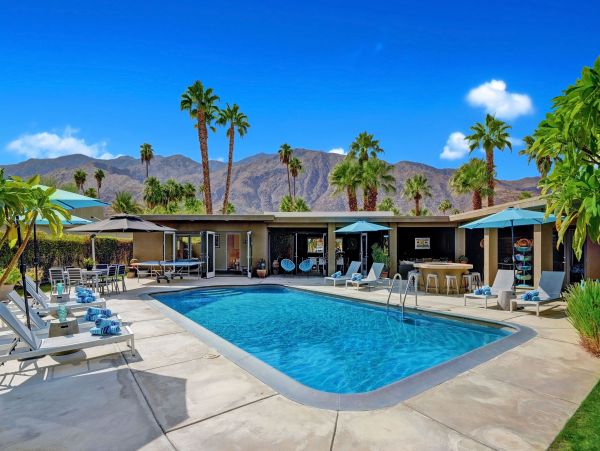Palm Springs Home 991779